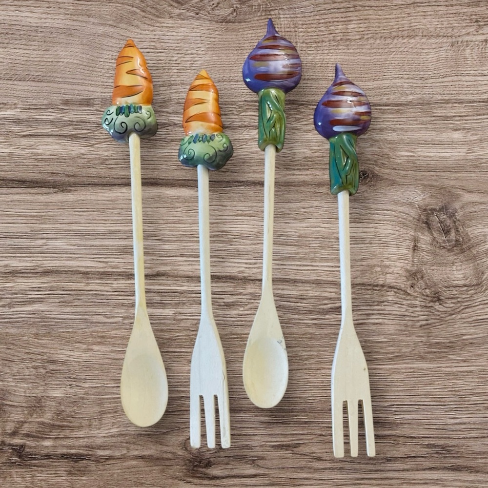 Heather Goldmine Ceramic Painted Carrots & Purple Onions Wooden Salad Set